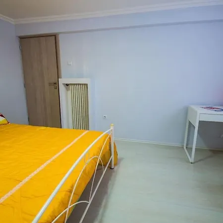 2 Bedrooms Close To Metro Dafni In Apartment