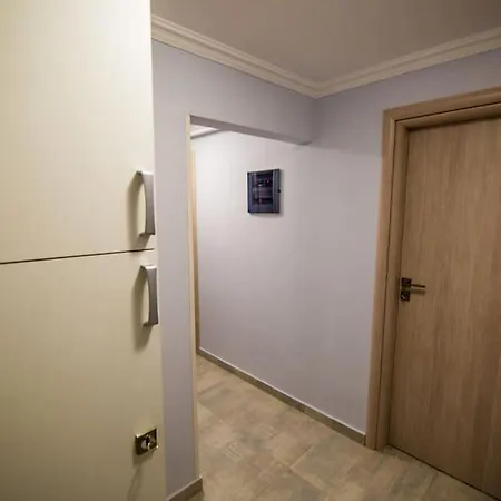 2 Bedrooms Close To Metro Dafni In *