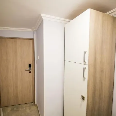 2 Bedrooms Close To Metro Dafni In Apartment *