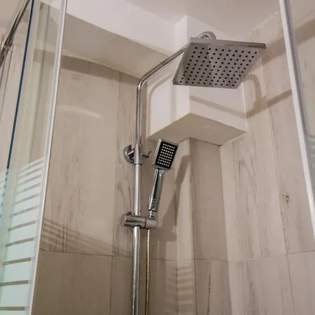2 Bedrooms Close To Metro Dafni In