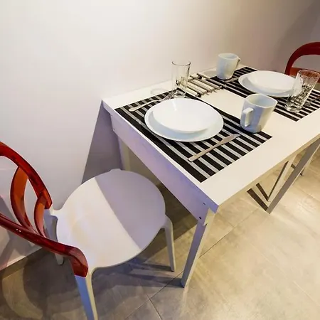 2 Bedrooms Close To Metro Dafni In